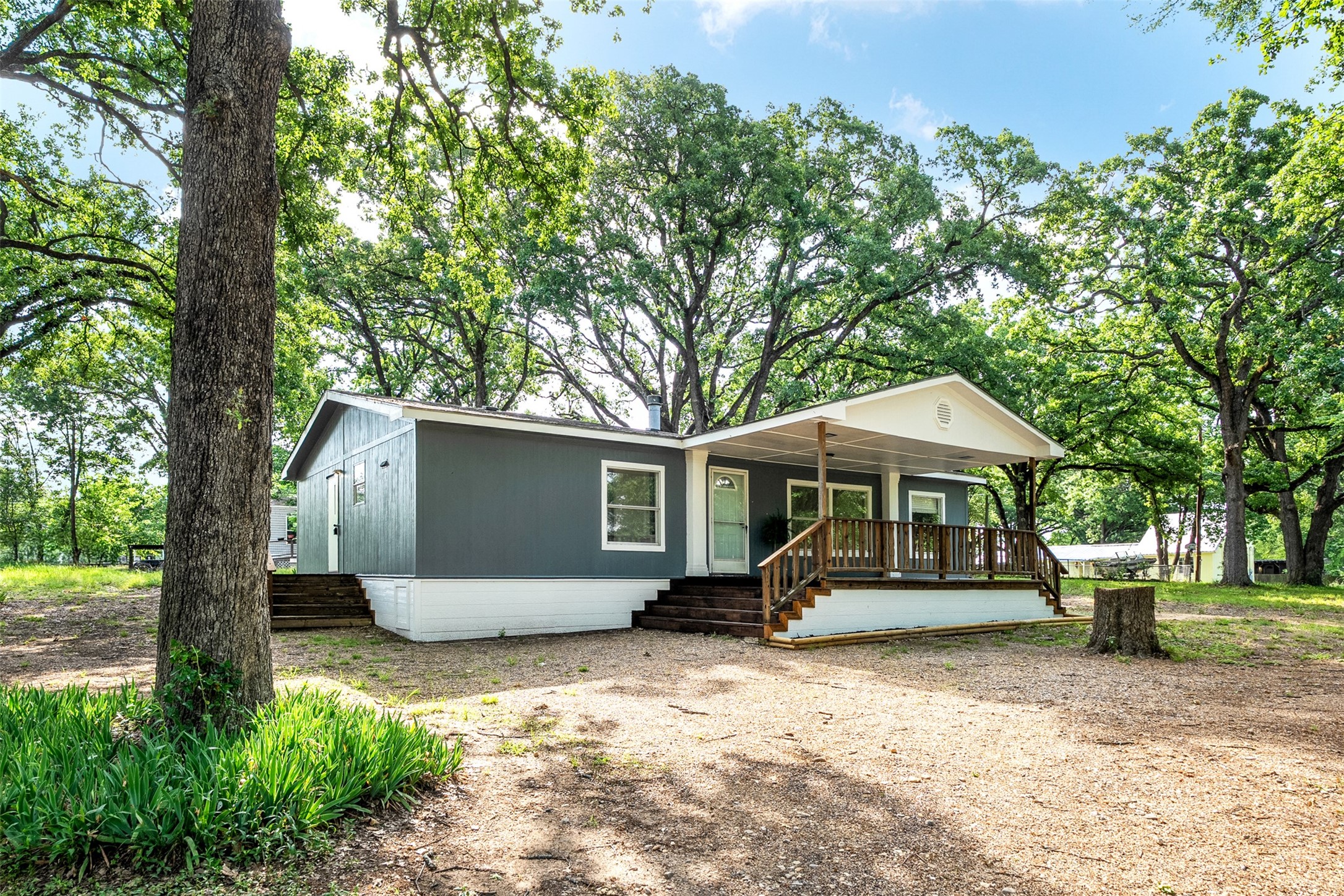 102 Lakewood Drive Mabank TX 75156