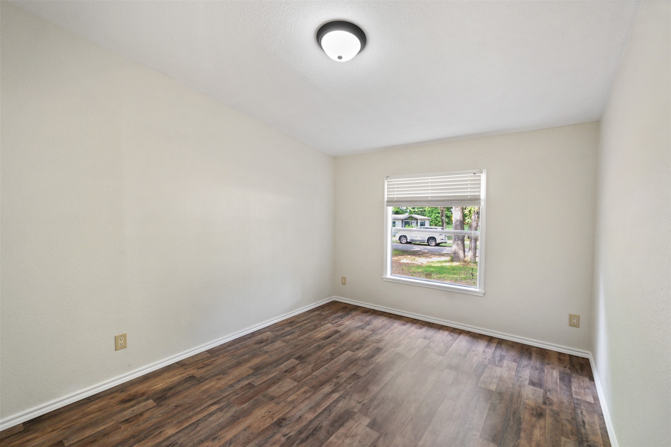 102 Lakewood Drive Mabank TX 75156