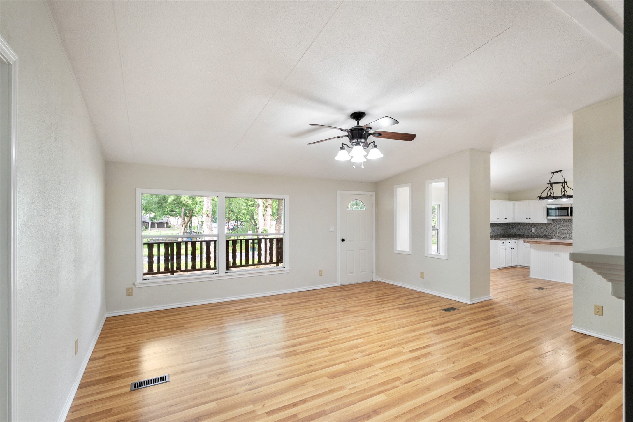 102 Lakewood Drive Mabank TX 75156