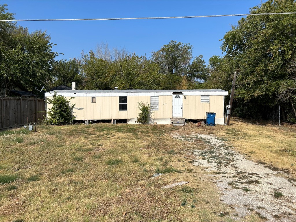 201 N Baugh Street Alvarado TX 76009