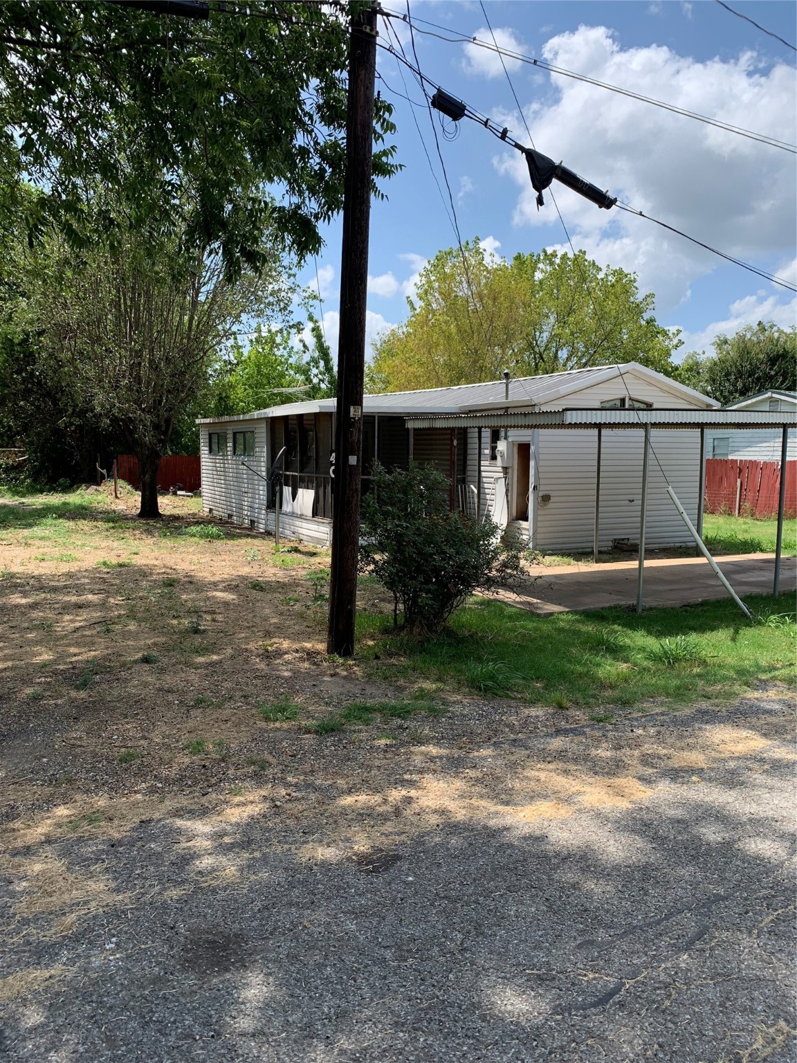407 Church Street Ector TX 75439