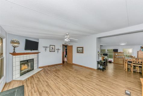 228 Slayden Drive Sunset TX 76270
