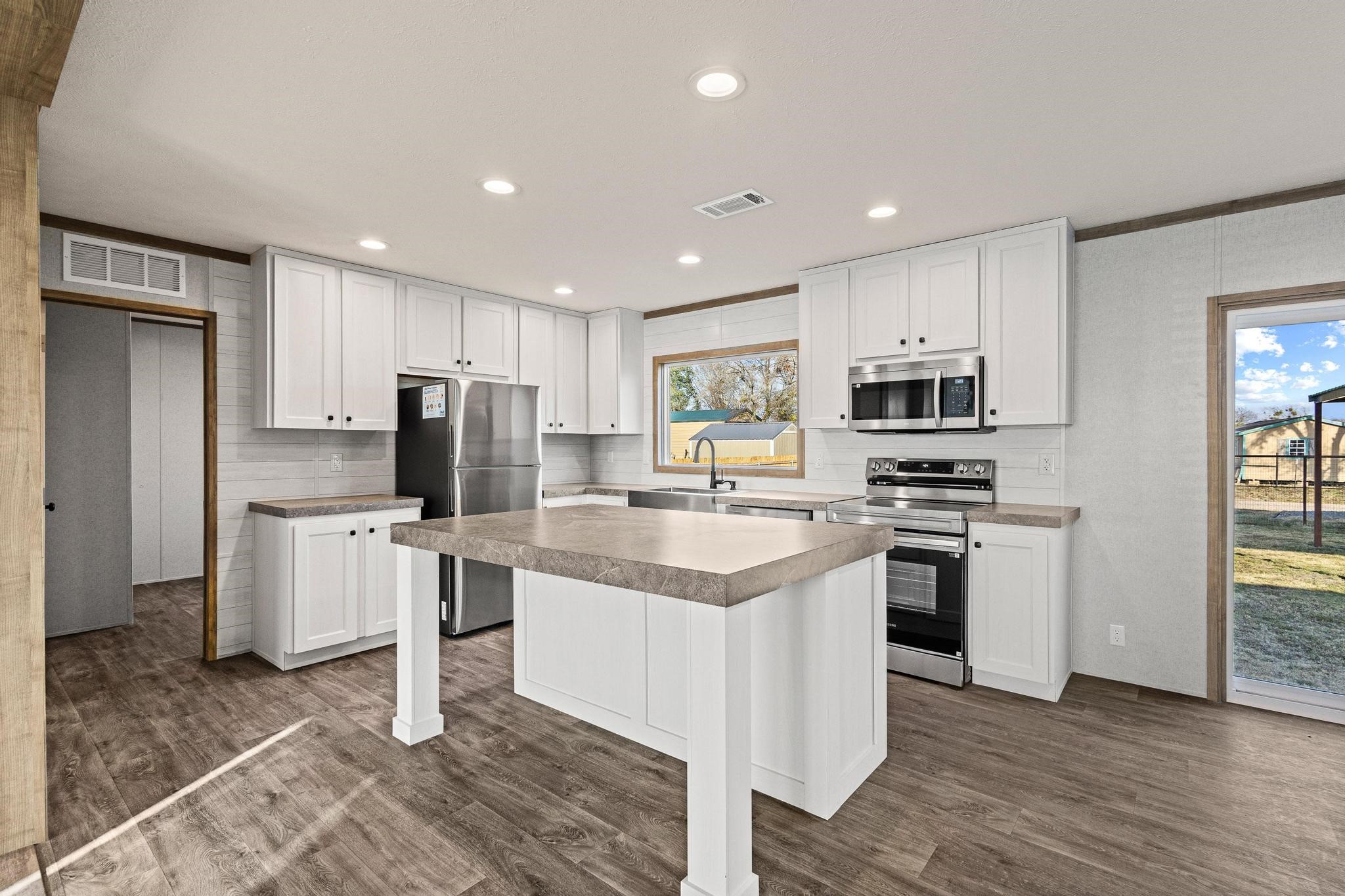124 Porter Circle Savoy TX 75479