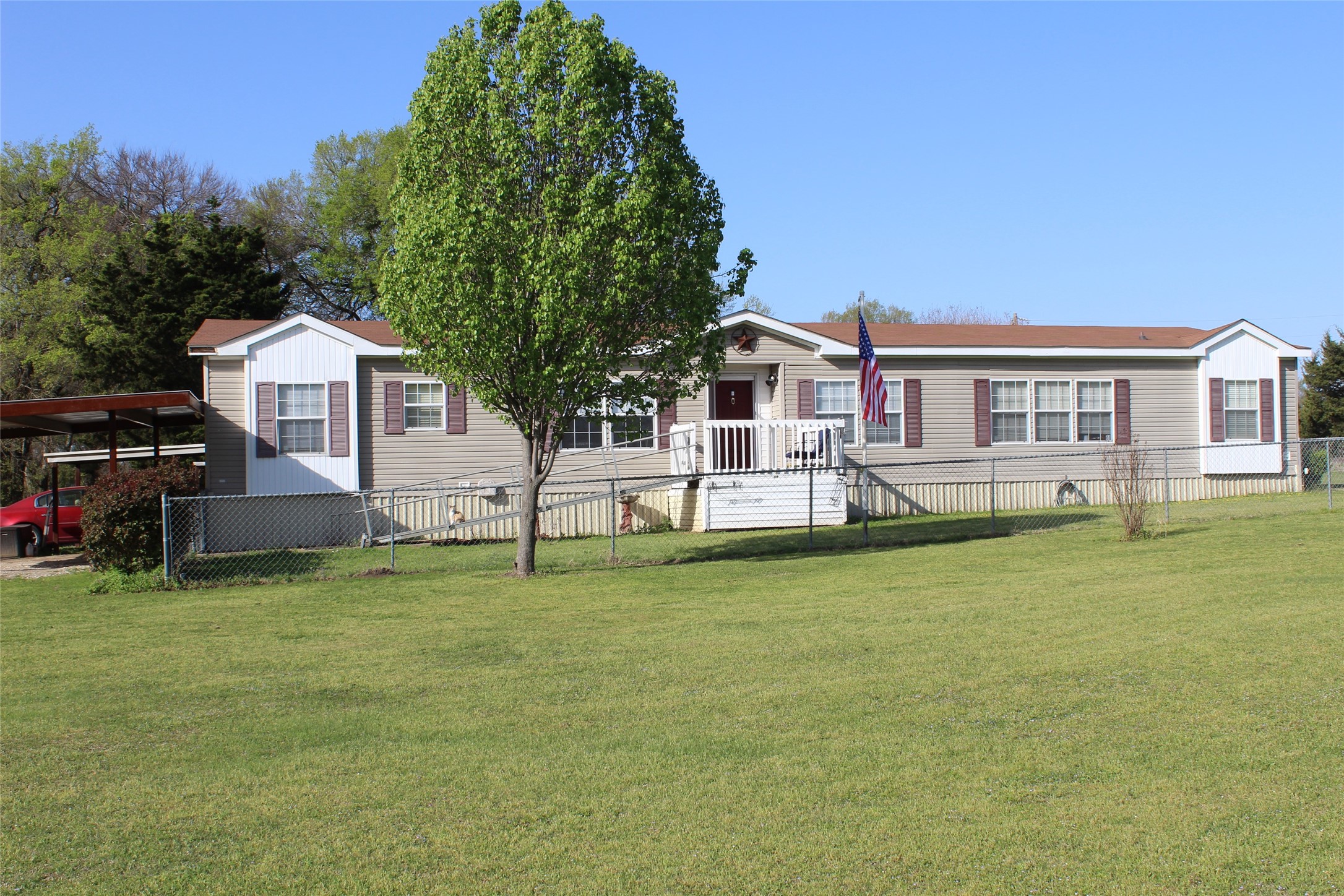 19176 County Road 4043 Kemp TX 75143