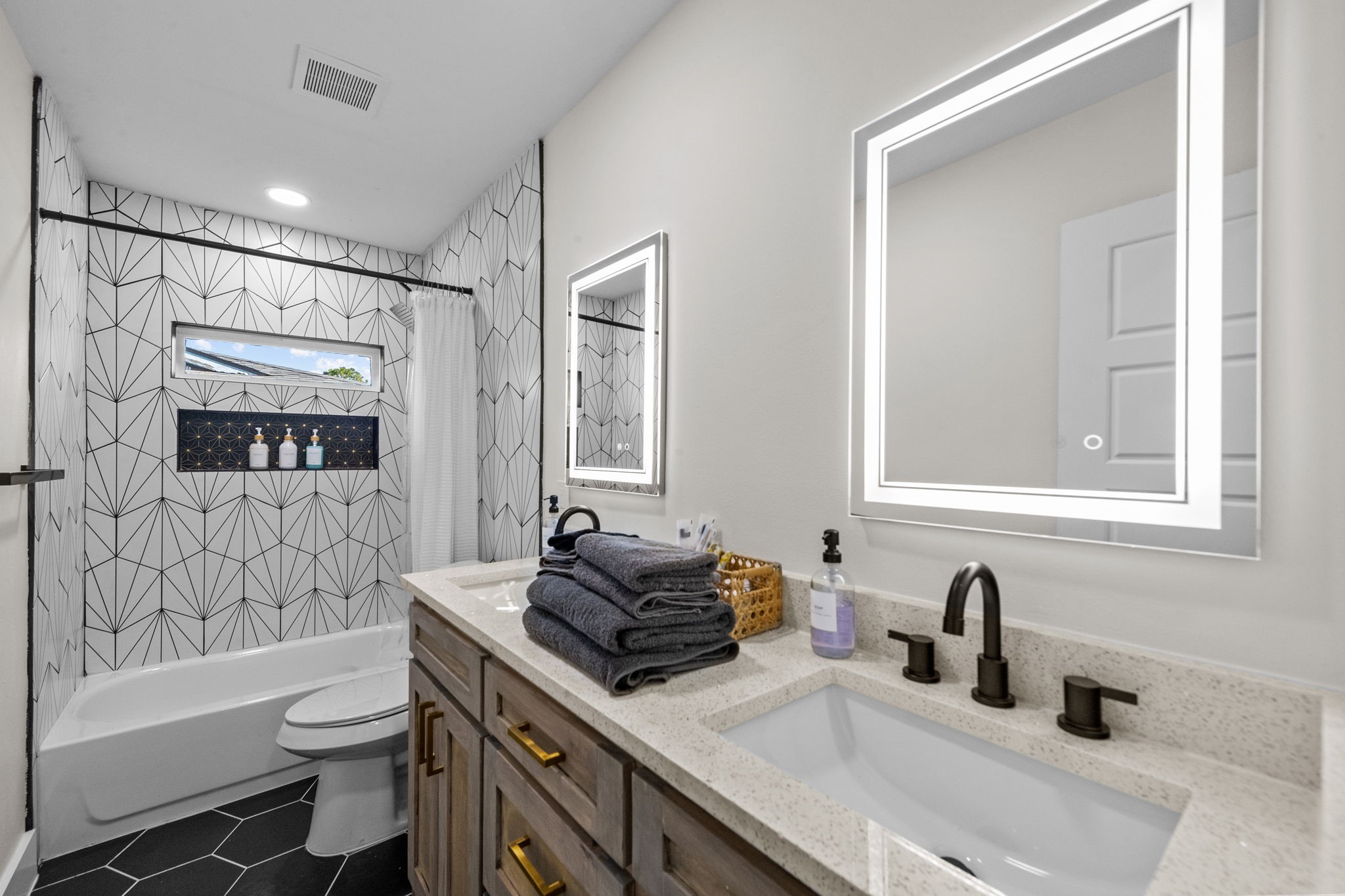 5417 Vicki - Street Haltom City TX 76117