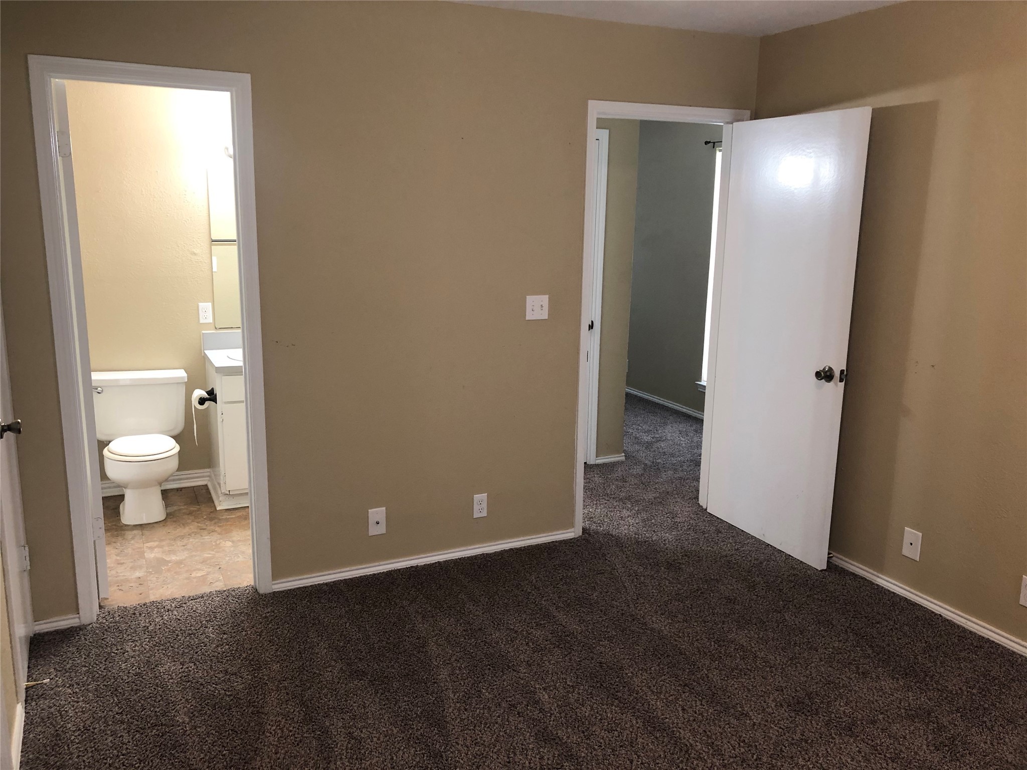 213-215 W Cedar Street Gunter TX 75058