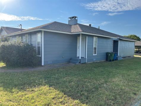 213-215 W Cedar Street Gunter TX 75058