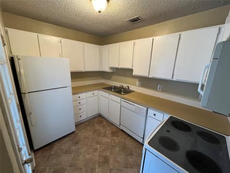 213-215 W Cedar Street Gunter TX 75058