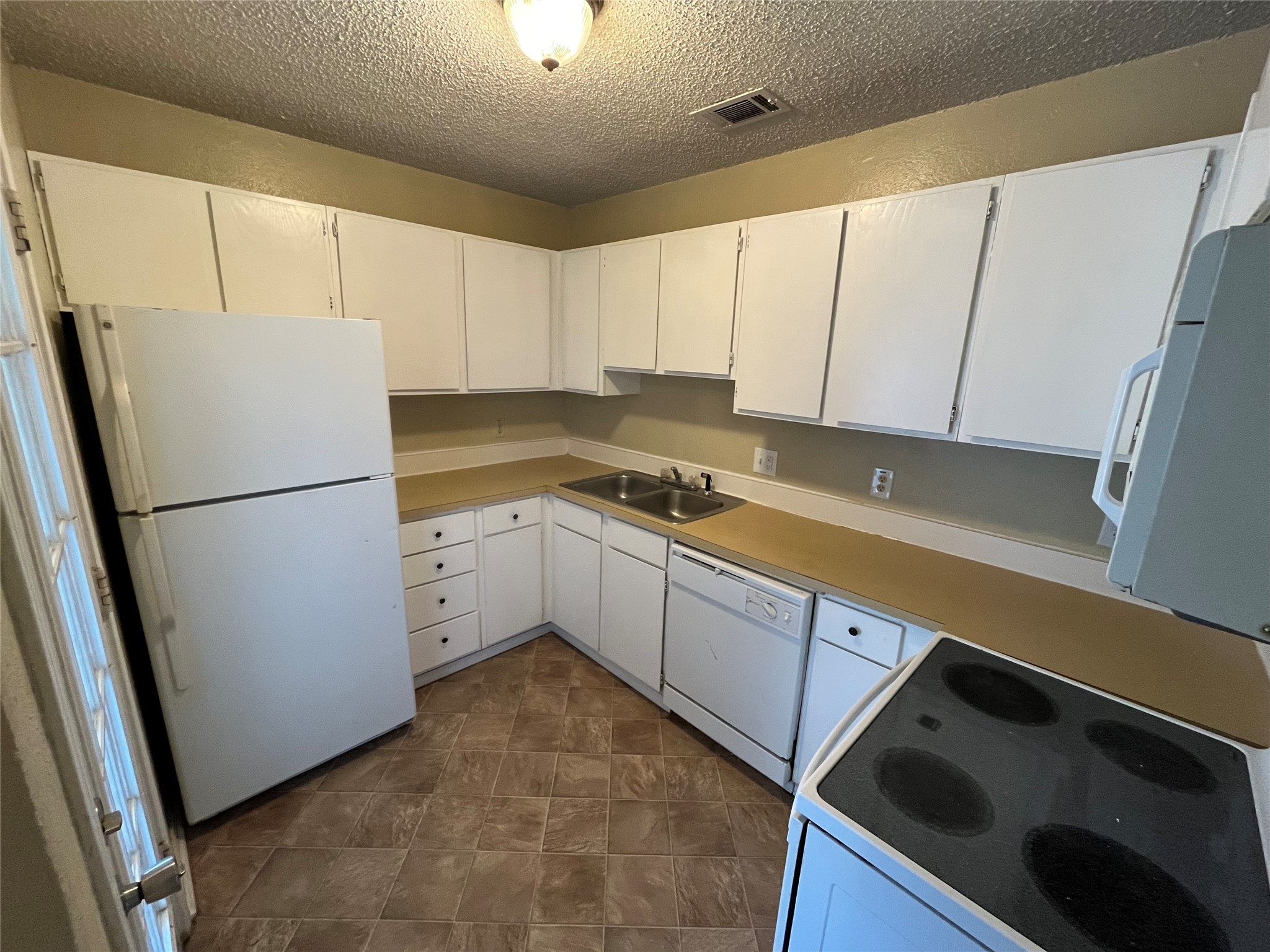 213-215 W Cedar Street Gunter TX 75058