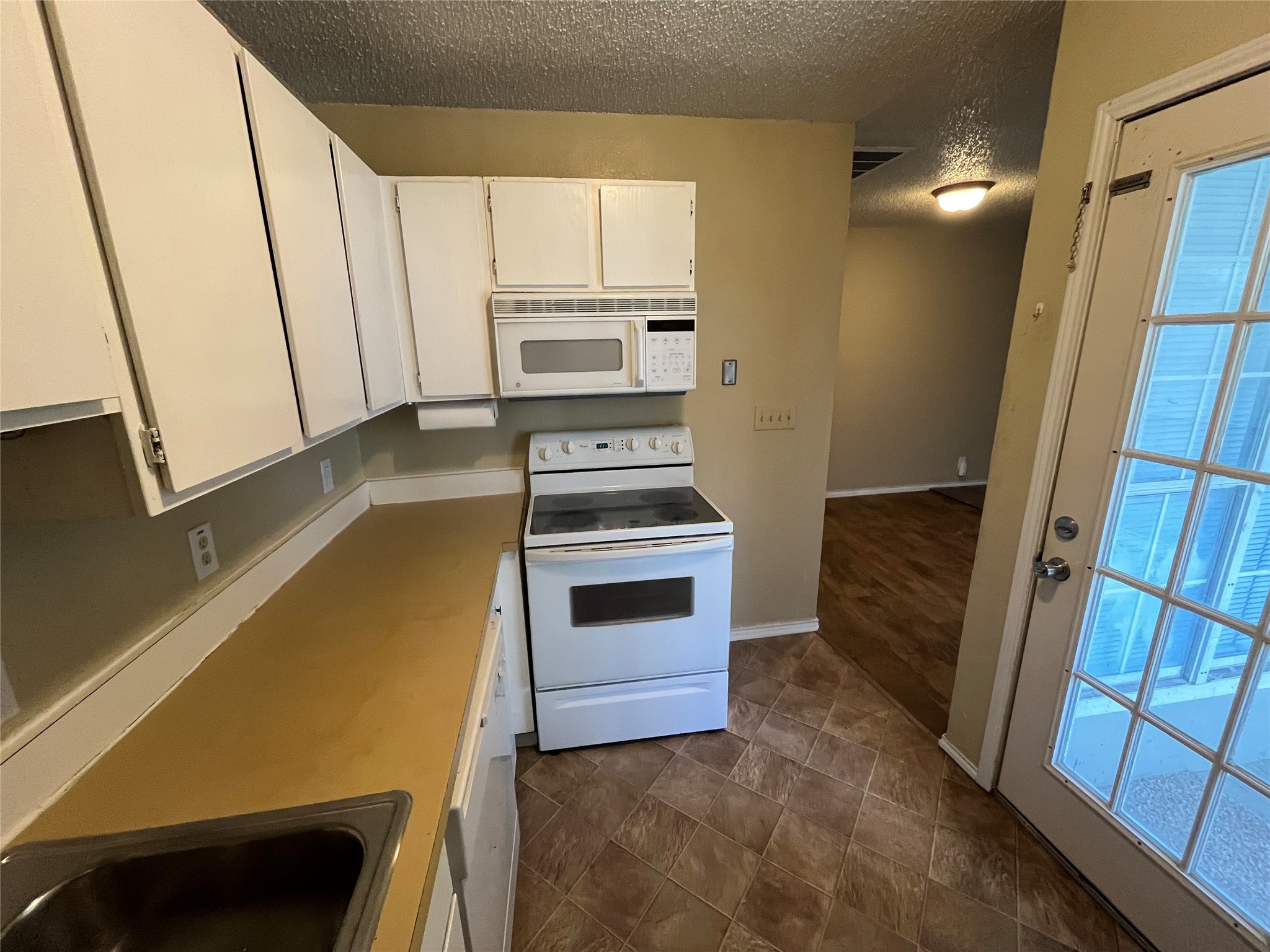 213-215 W Cedar Street Gunter TX 75058