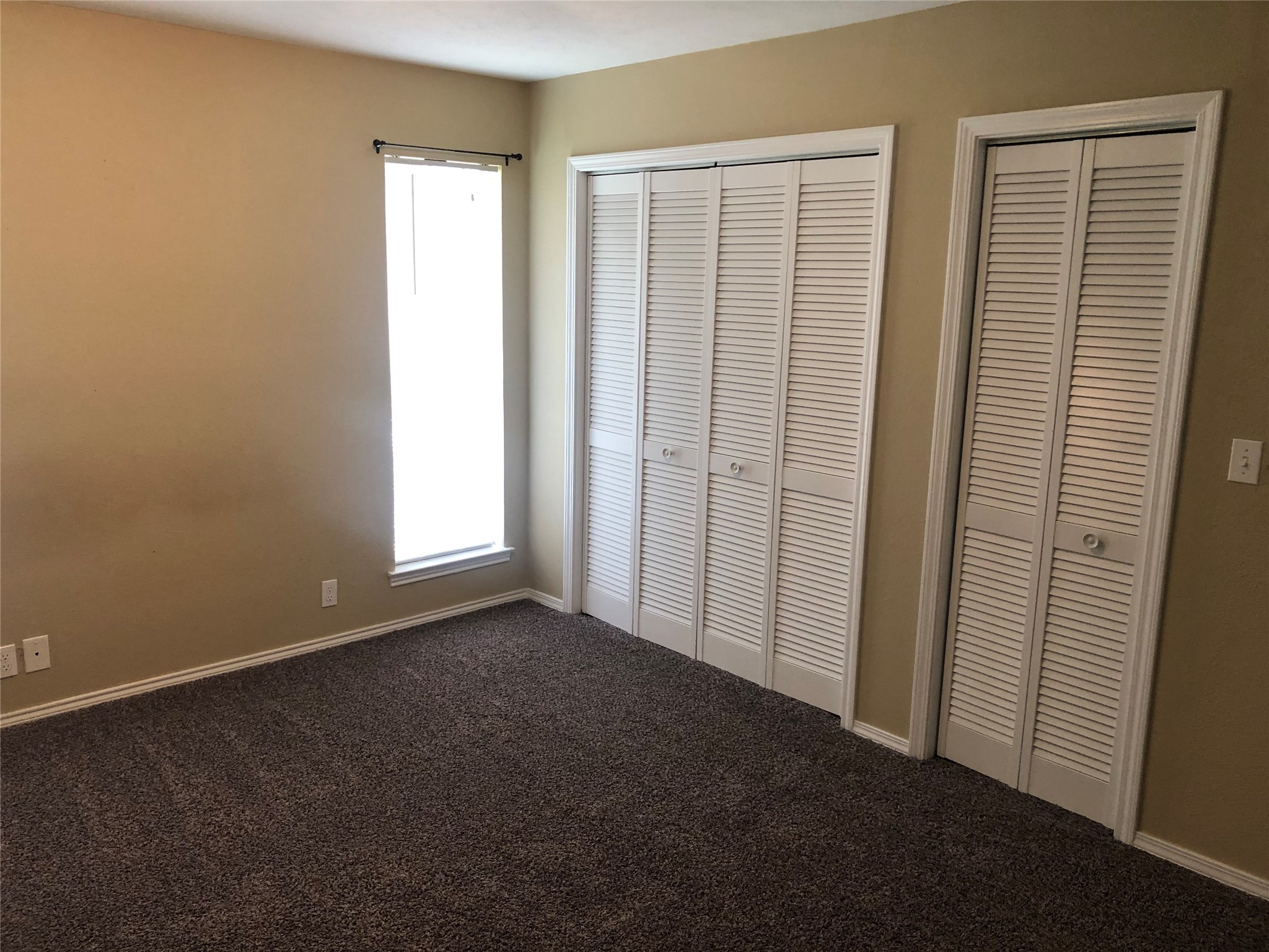 213-215 W Cedar Street Gunter TX 75058