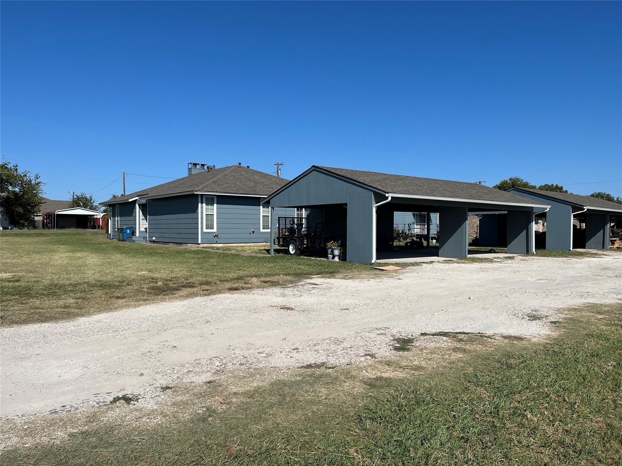 213-215 W Cedar Street Gunter TX 75058