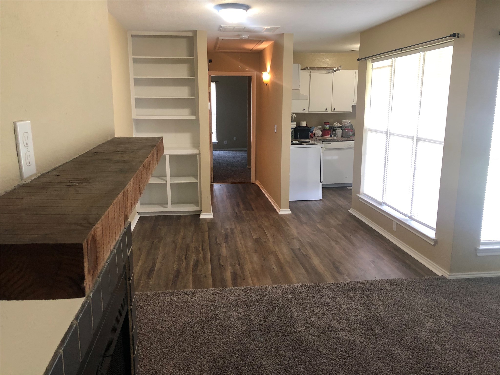 213-215 W Cedar Street Gunter TX 75058