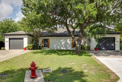 901 SE 10th Street Grand Prairie TX 75051