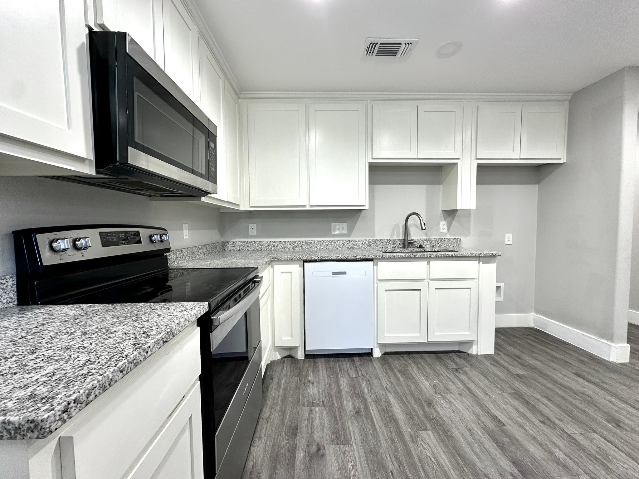 312 E Day Street Denison TX 75021