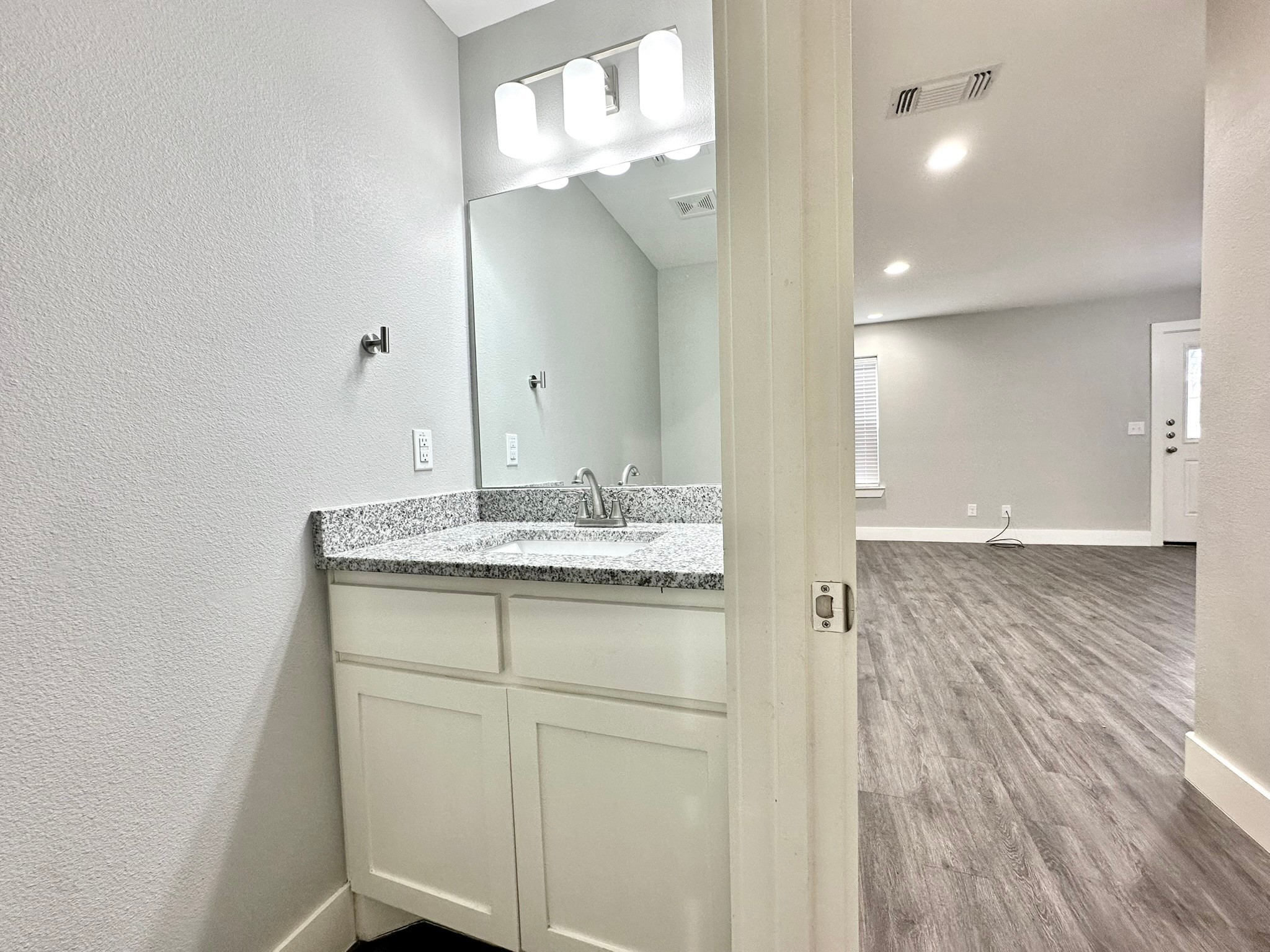 312 E Day Street Denison TX 75021