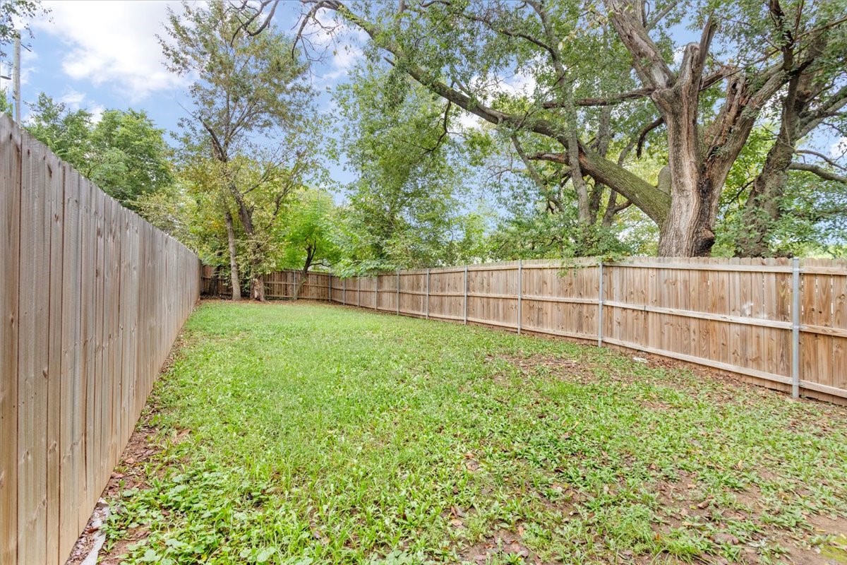 312 E Day Street Denison TX 75021
