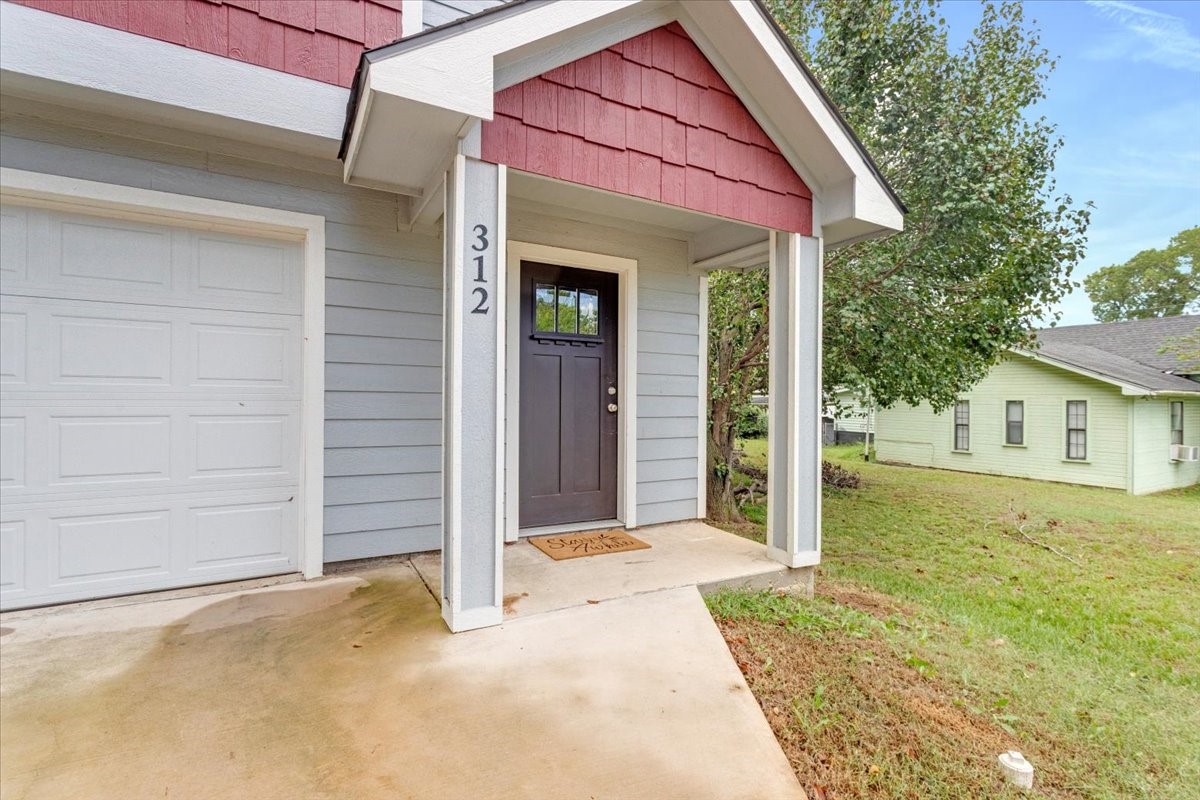 312 E Day Street Denison TX 75021
