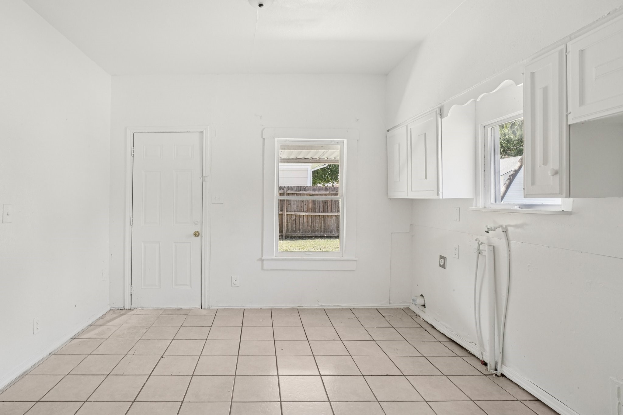 302 S Wood Street Cleburne TX 76033