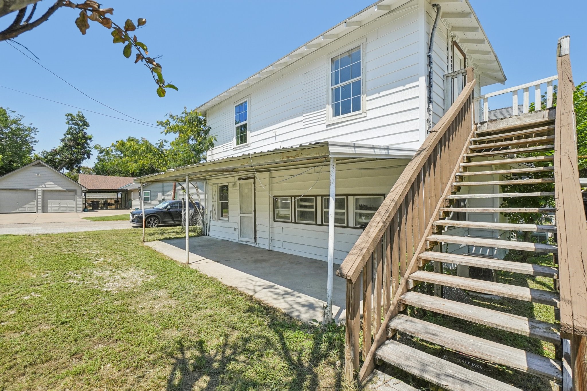 302 S Wood Street Cleburne TX 76033