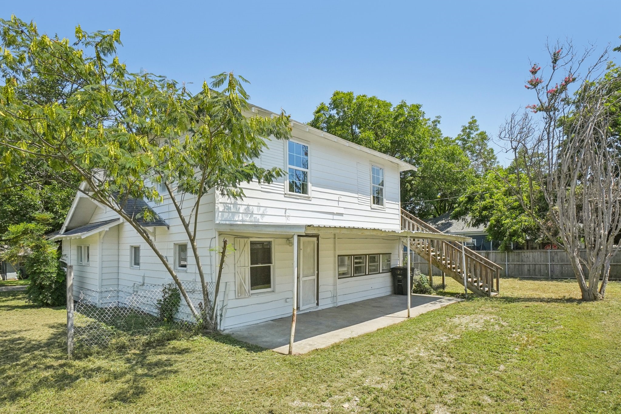 302 S Wood Street Cleburne TX 76033