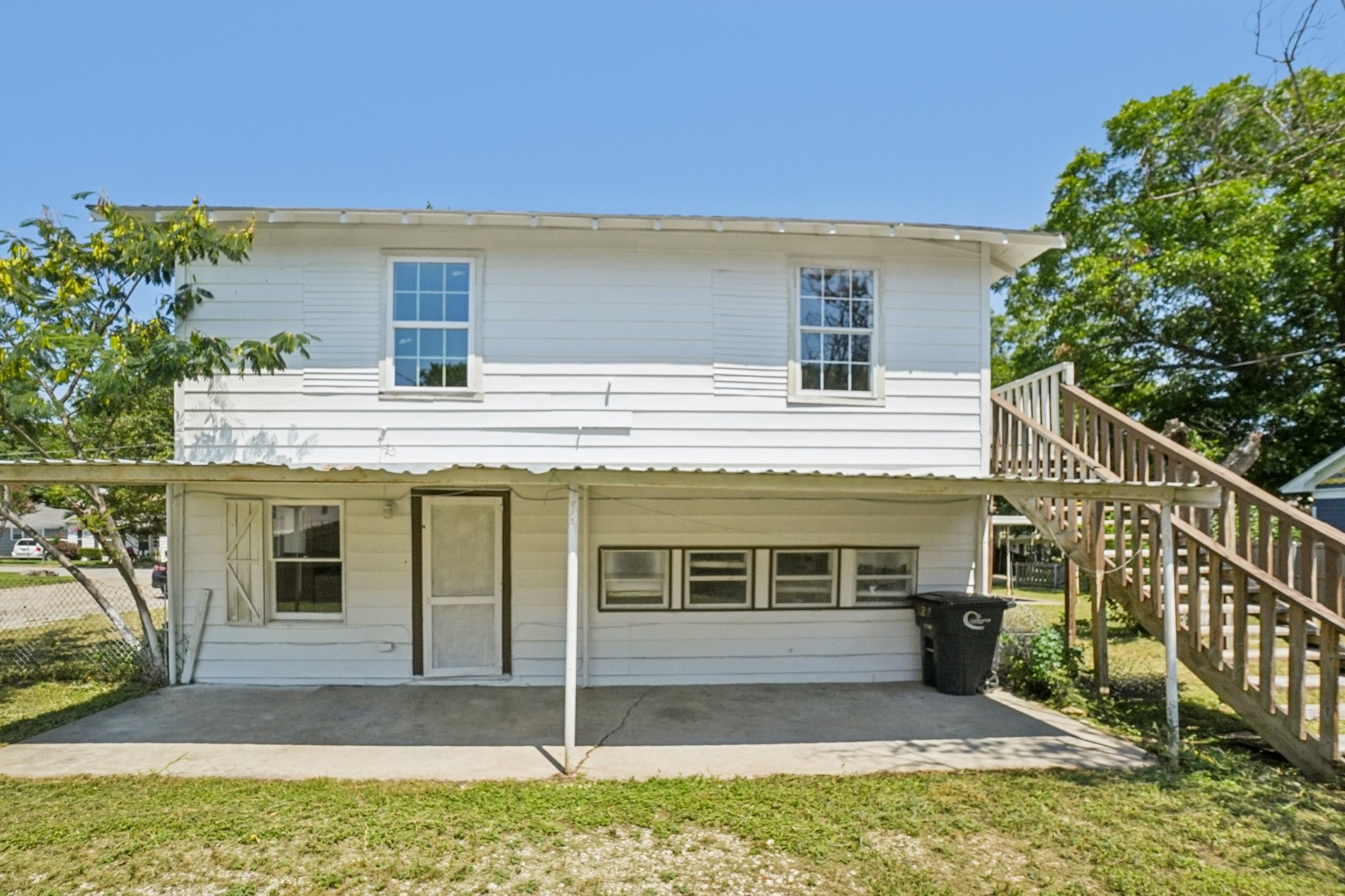 302 S Wood Street Cleburne TX 76033