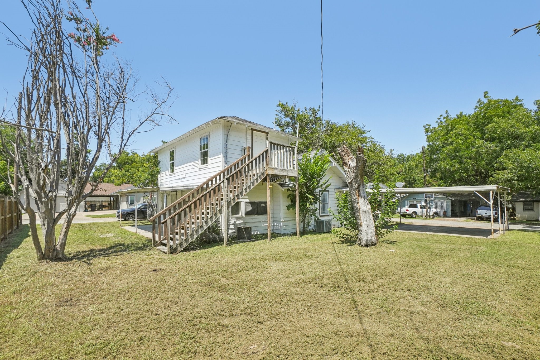 302 S Wood Street Cleburne TX 76033