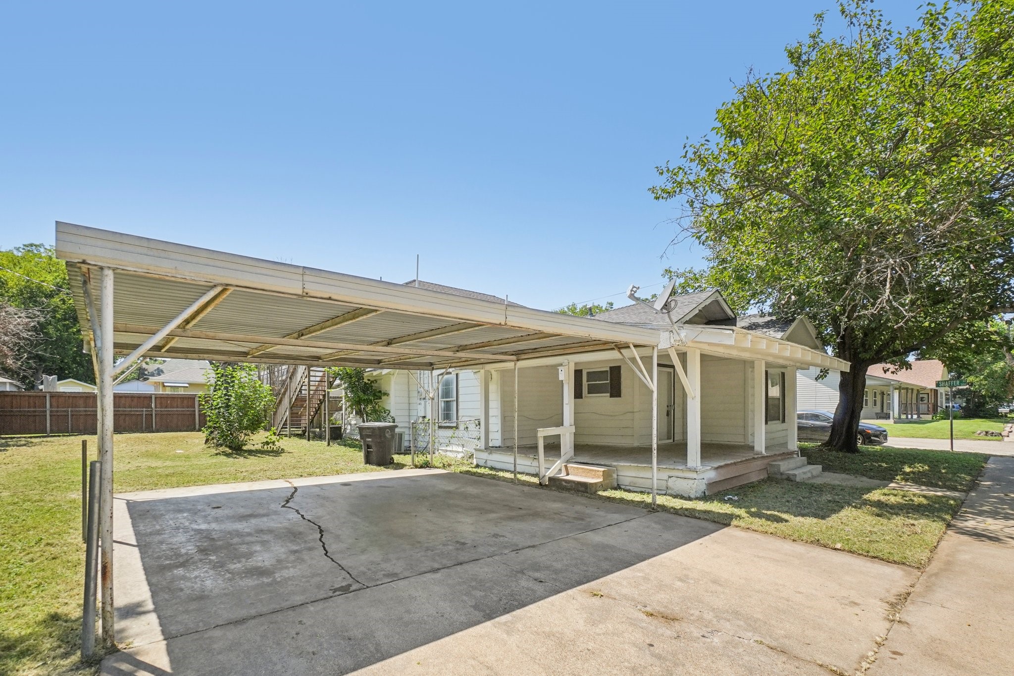 302 S Wood Street Cleburne TX 76033