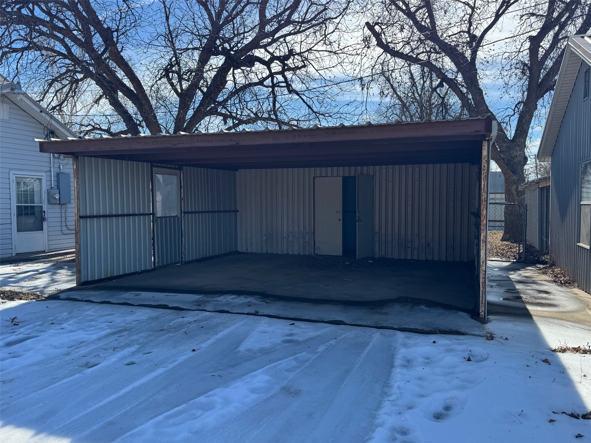 611 N. Stratton Street Seymour TX 76380