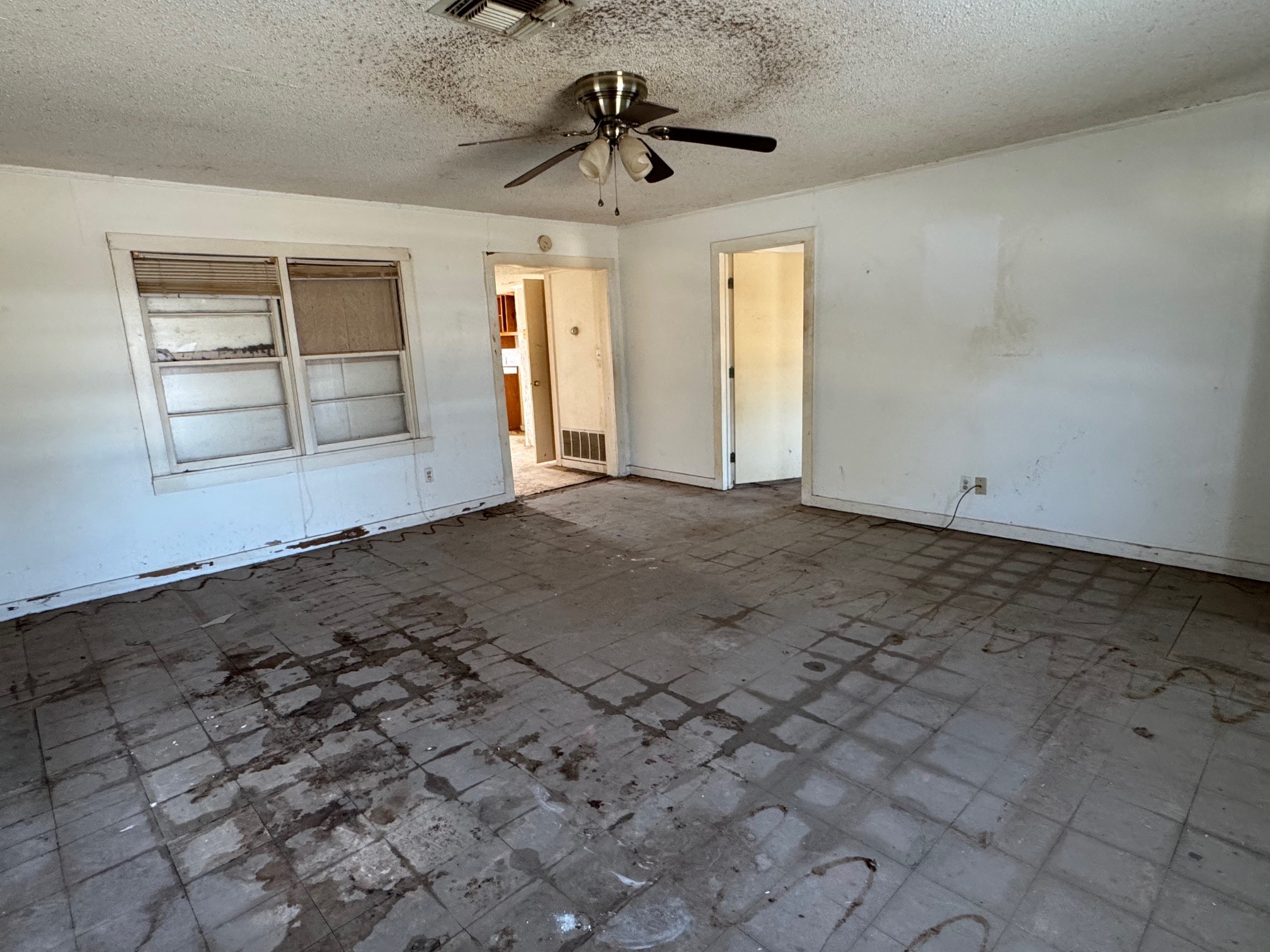 611 N. Stratton Street Seymour TX 76380