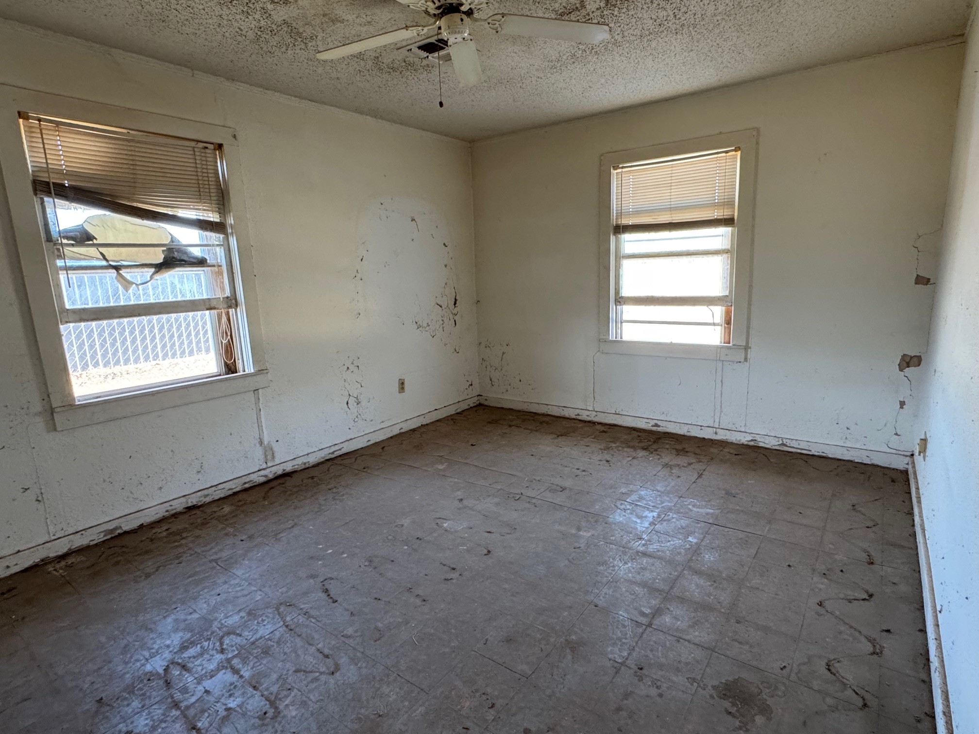 611 N. Stratton Street Seymour TX 76380