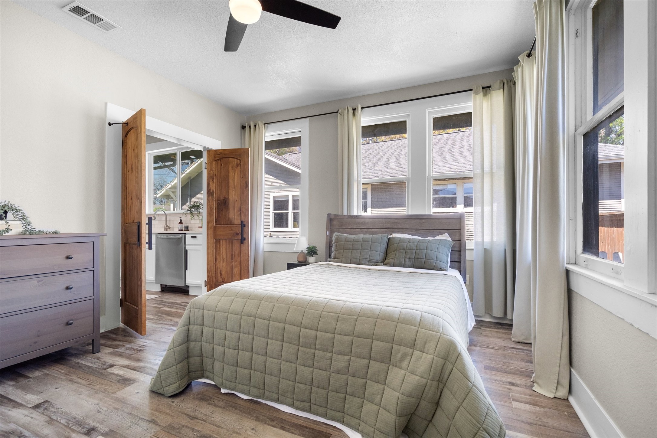 634 Turner Avenue Dallas TX 75208