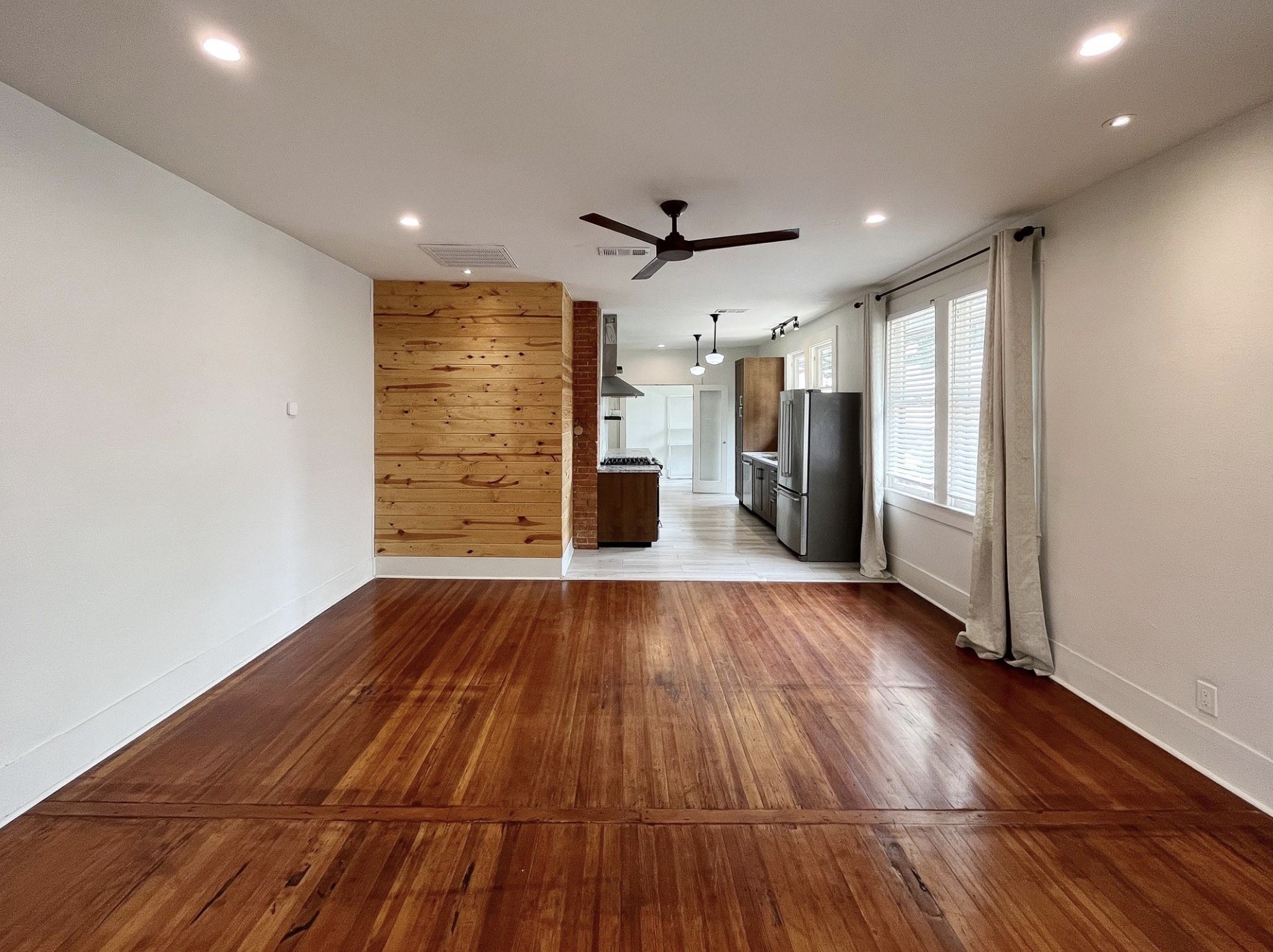 634 Turner Avenue Dallas TX 75208