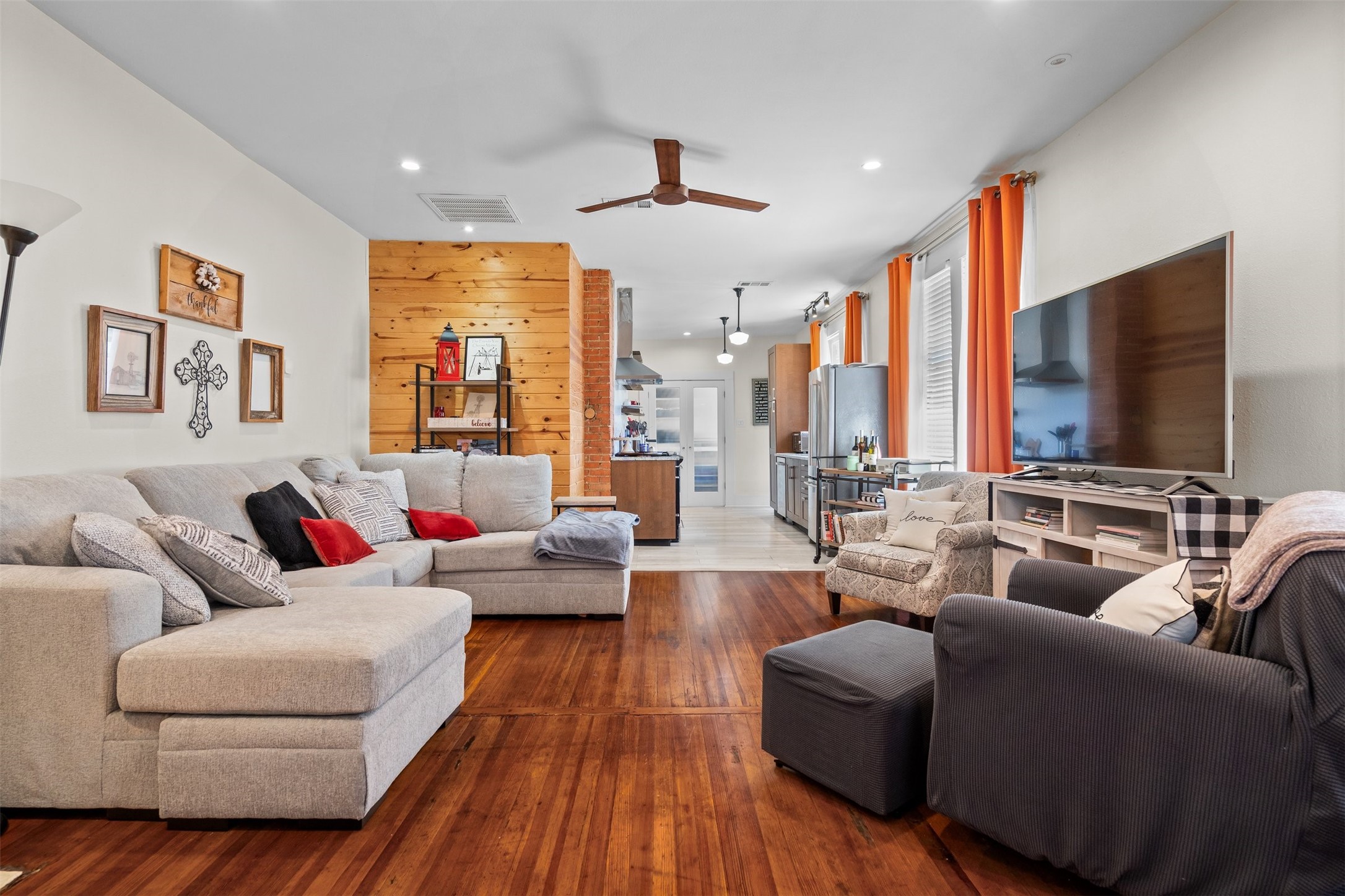 634 Turner Avenue Dallas TX 75208