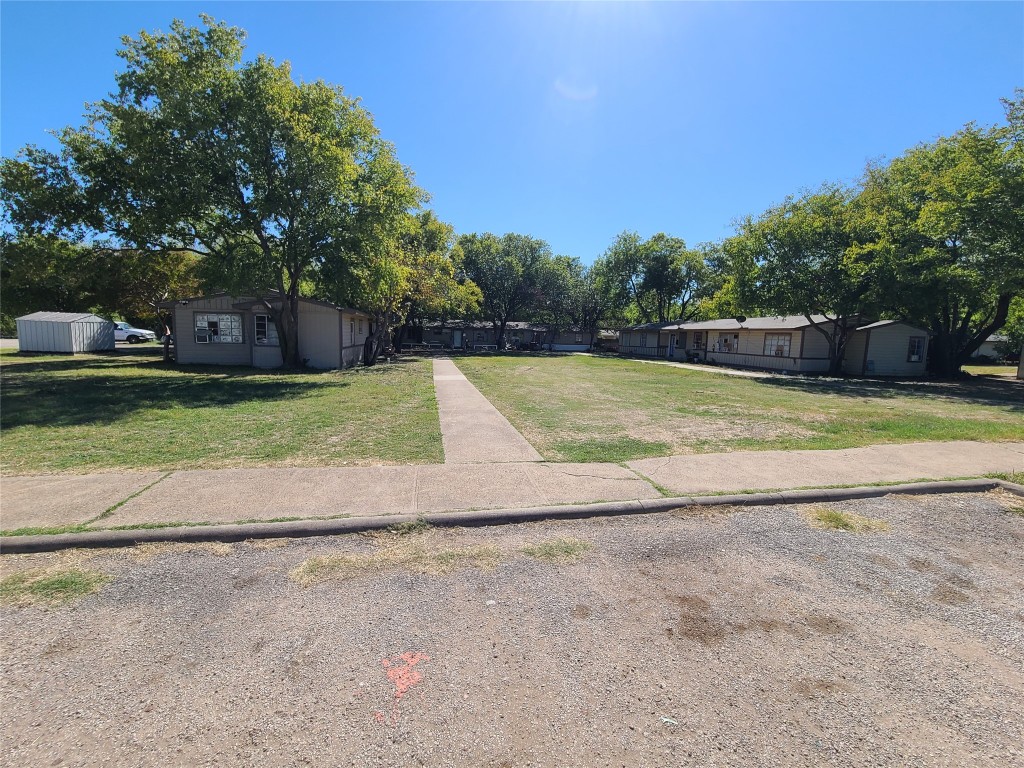 1407 Turner Parkway Grand Prairie TX 75051