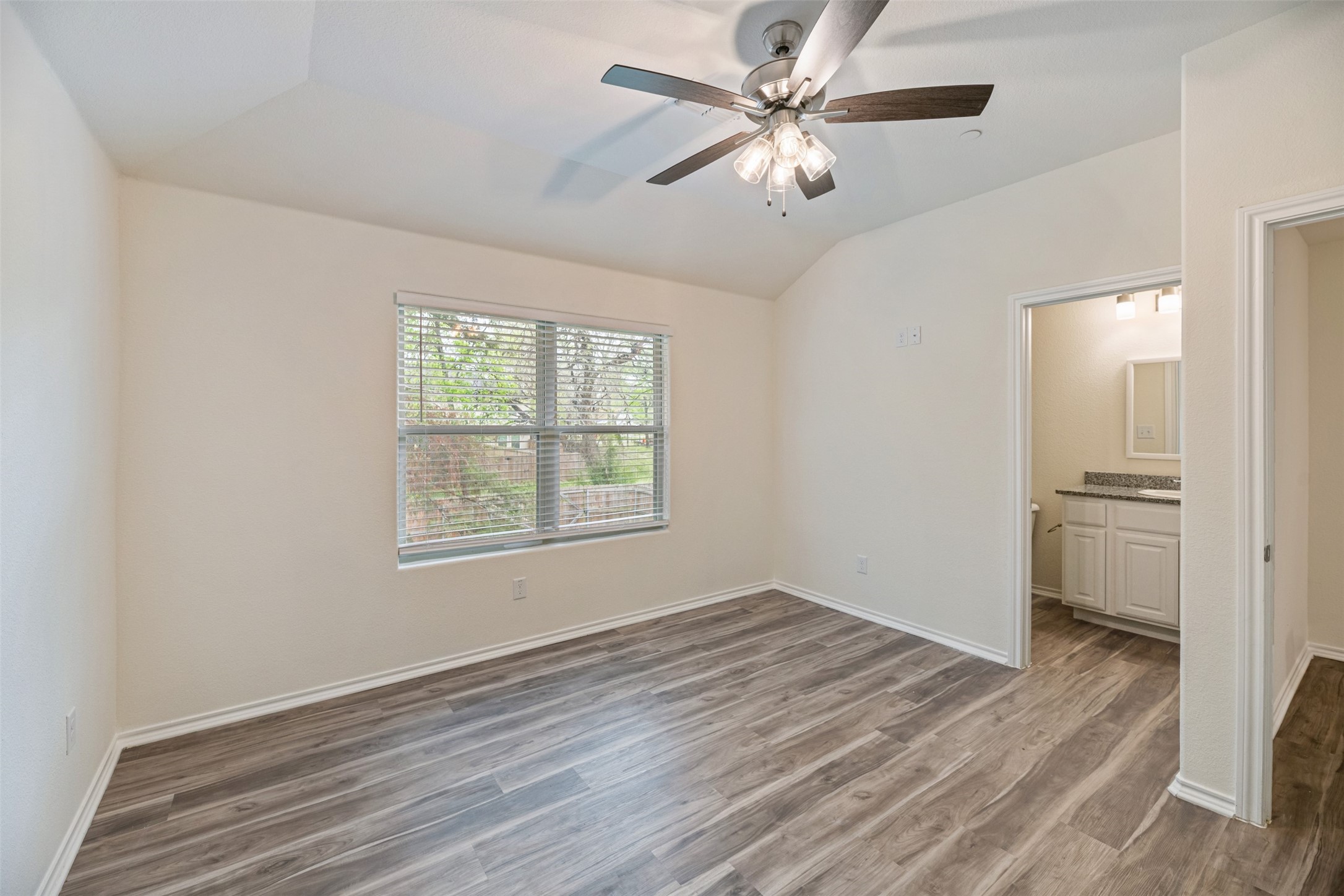 805 S 6th Street Bonham TX 75418