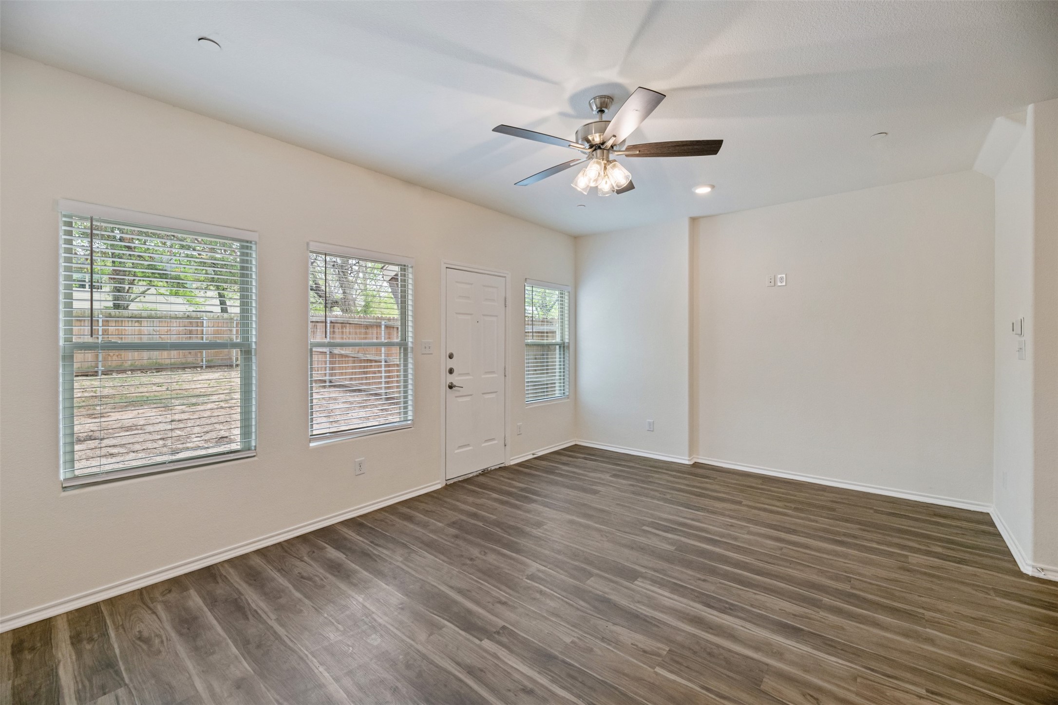 805 S 6th Street Bonham TX 75418