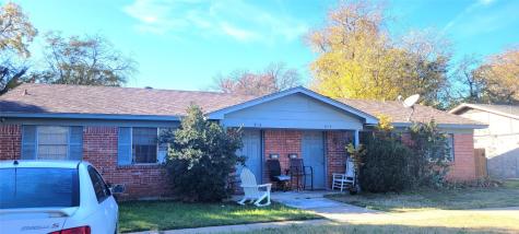 913/915 Cody Court River Oaks TX 76114
