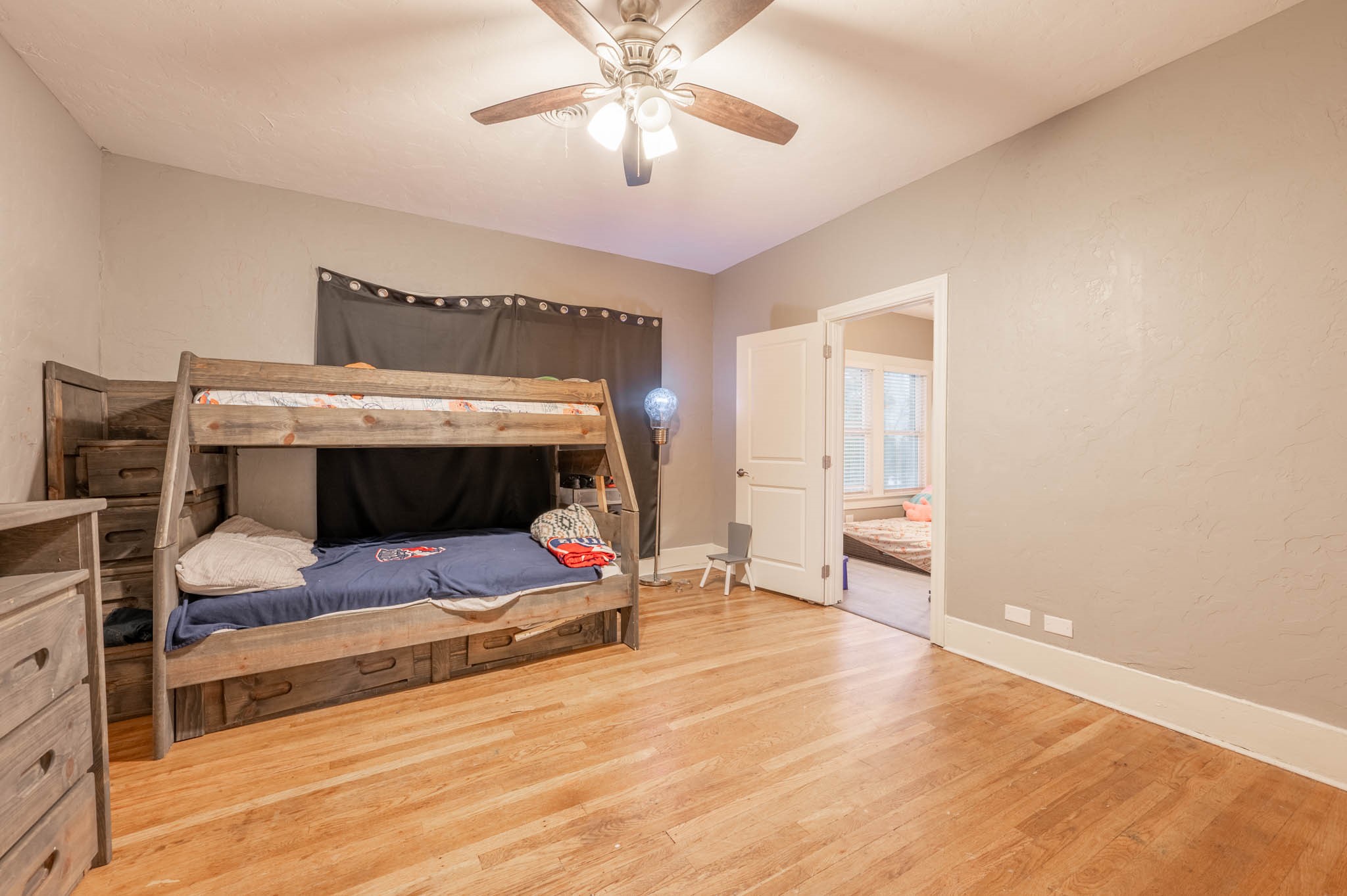 1301 Grand Avenue Fort Worth TX 76164