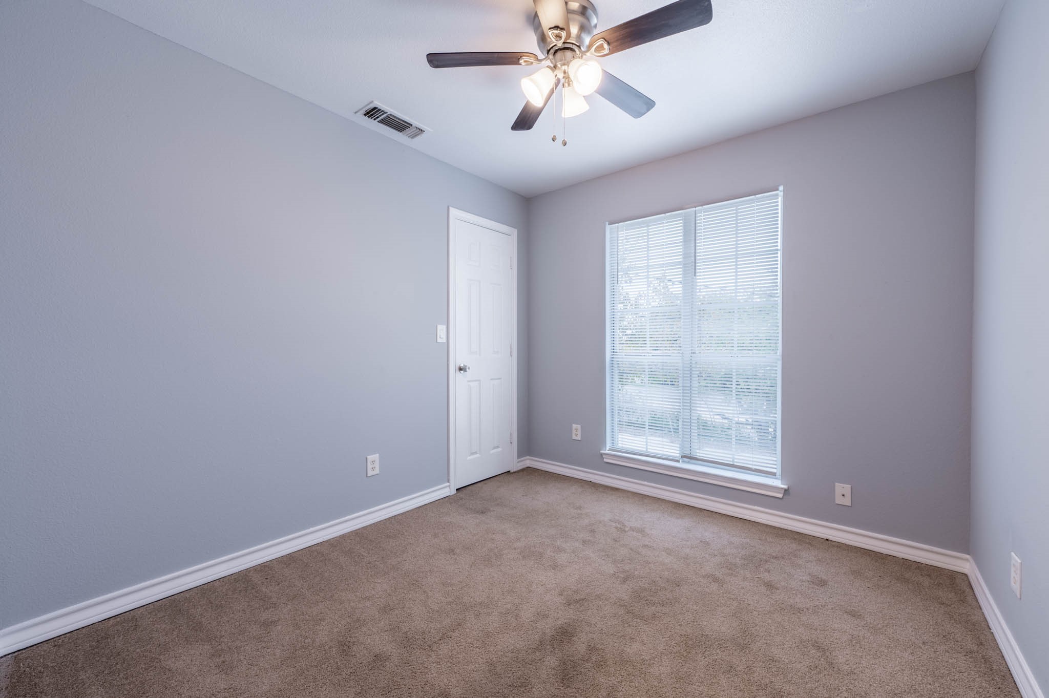 1301 Grand Avenue Fort Worth TX 76164