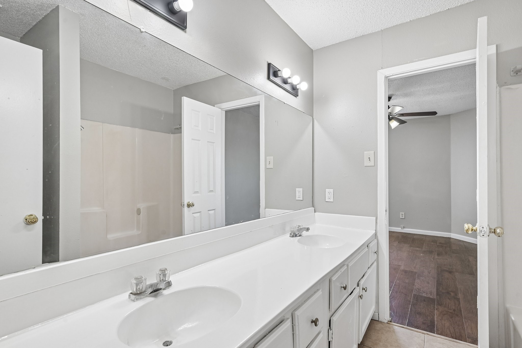 2813 Wimbledon Court Garland TX 75041