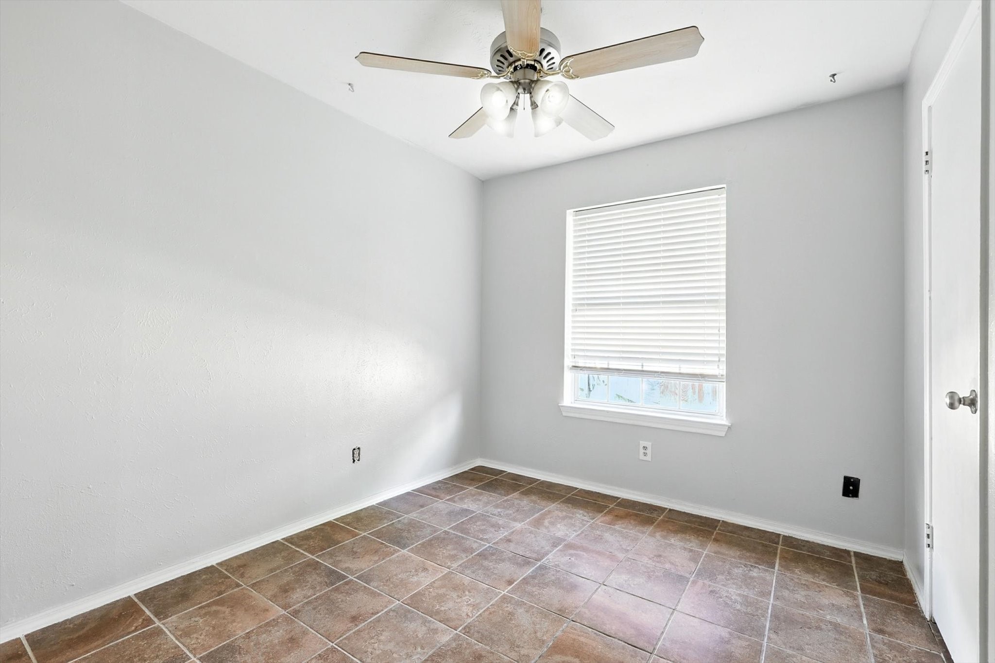 1516 W 7th Street Irving TX 75060