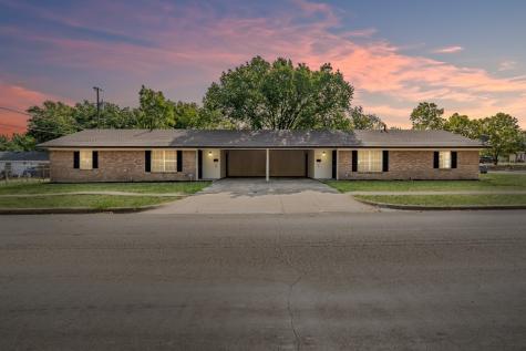 2545 W 12th Street Dallas TX 75211