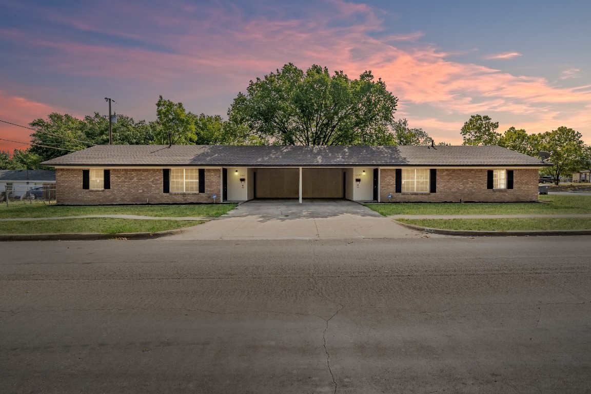 2545 W 12th Street Dallas TX 75211