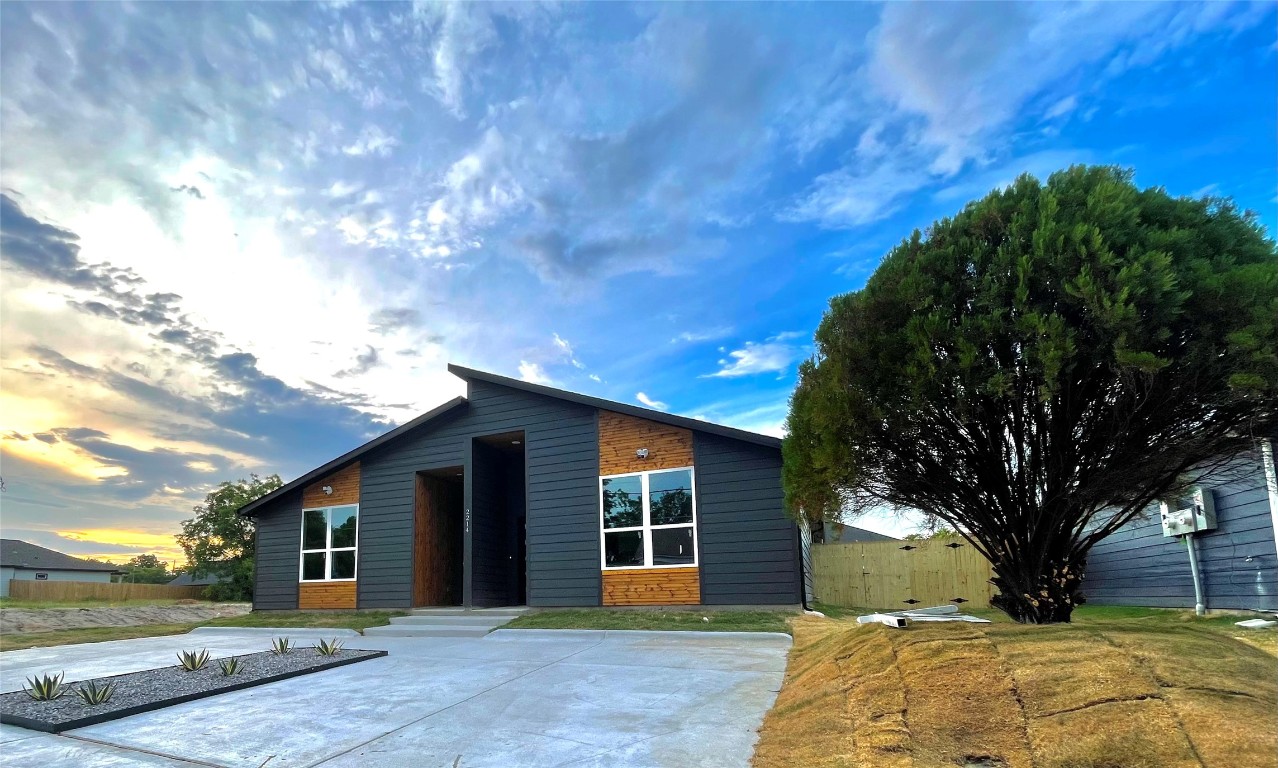 2214 Church Street Greenville TX 75401
