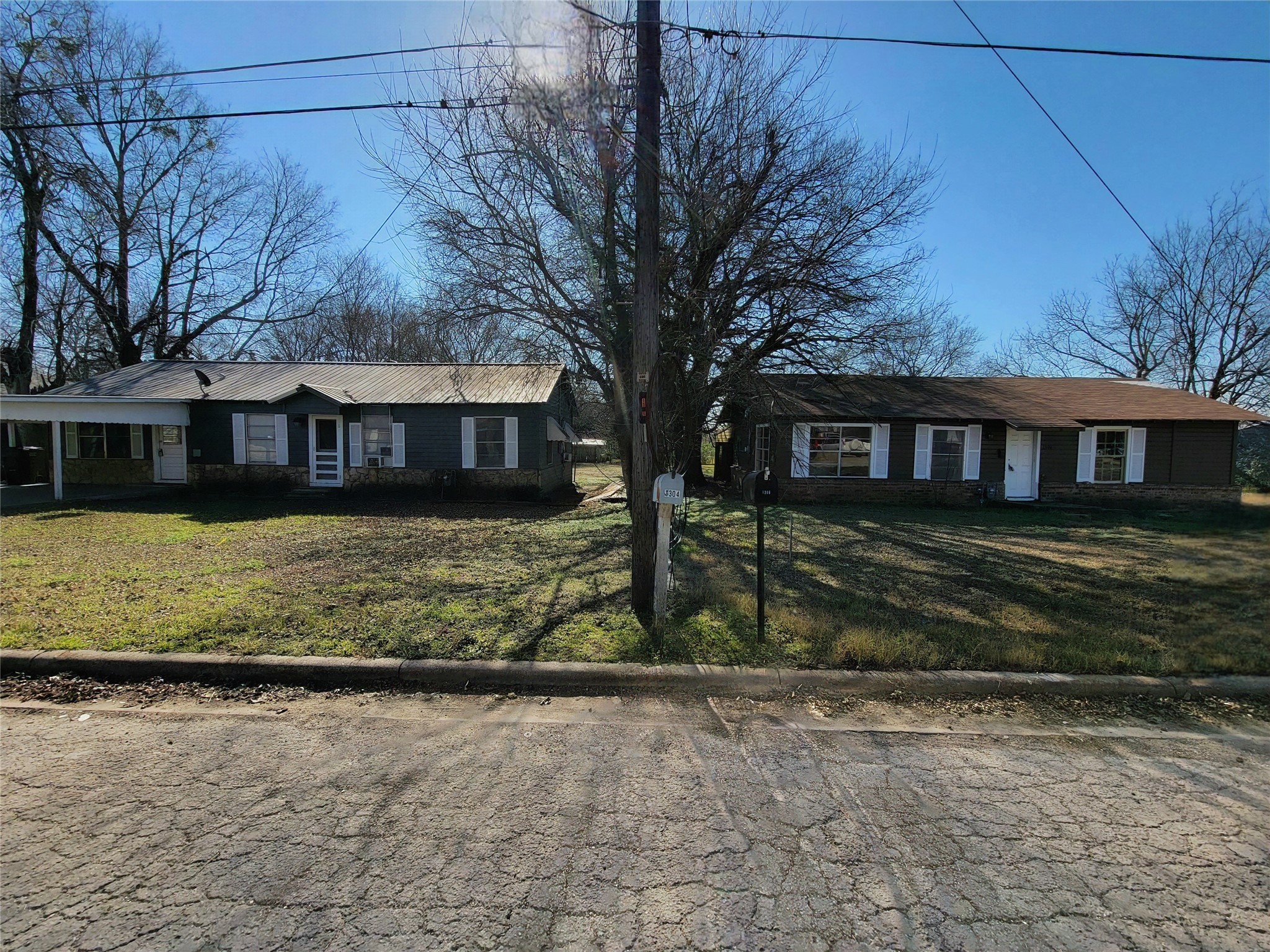 1304/1306 West End Avenue Clarksville TX 75426