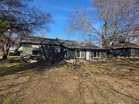 1304/1306 West End Avenue Clarksville TX 75426