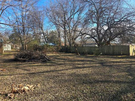 1304/1306 West End Avenue Clarksville TX 75426