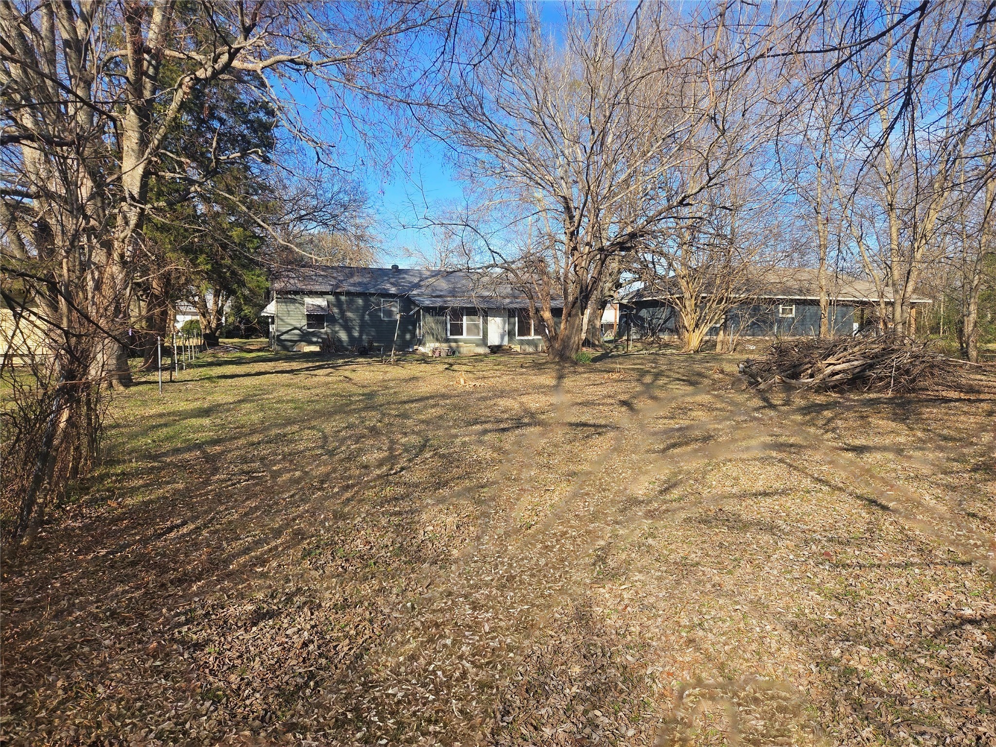 1304/1306 West End Avenue Clarksville TX 75426