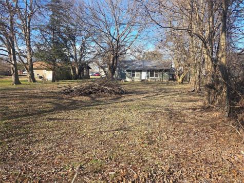 1304/1306 West End Avenue Clarksville TX 75426